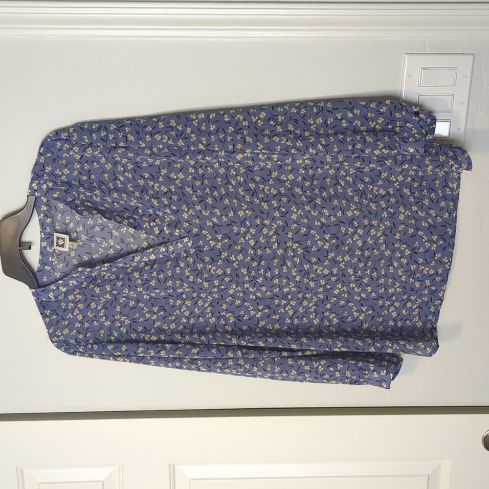 EUC Ann Taylor Light Blue Floral Tunic